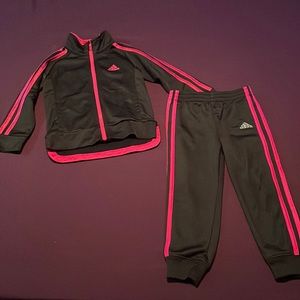 Kids Adidas track suit 2T/3T